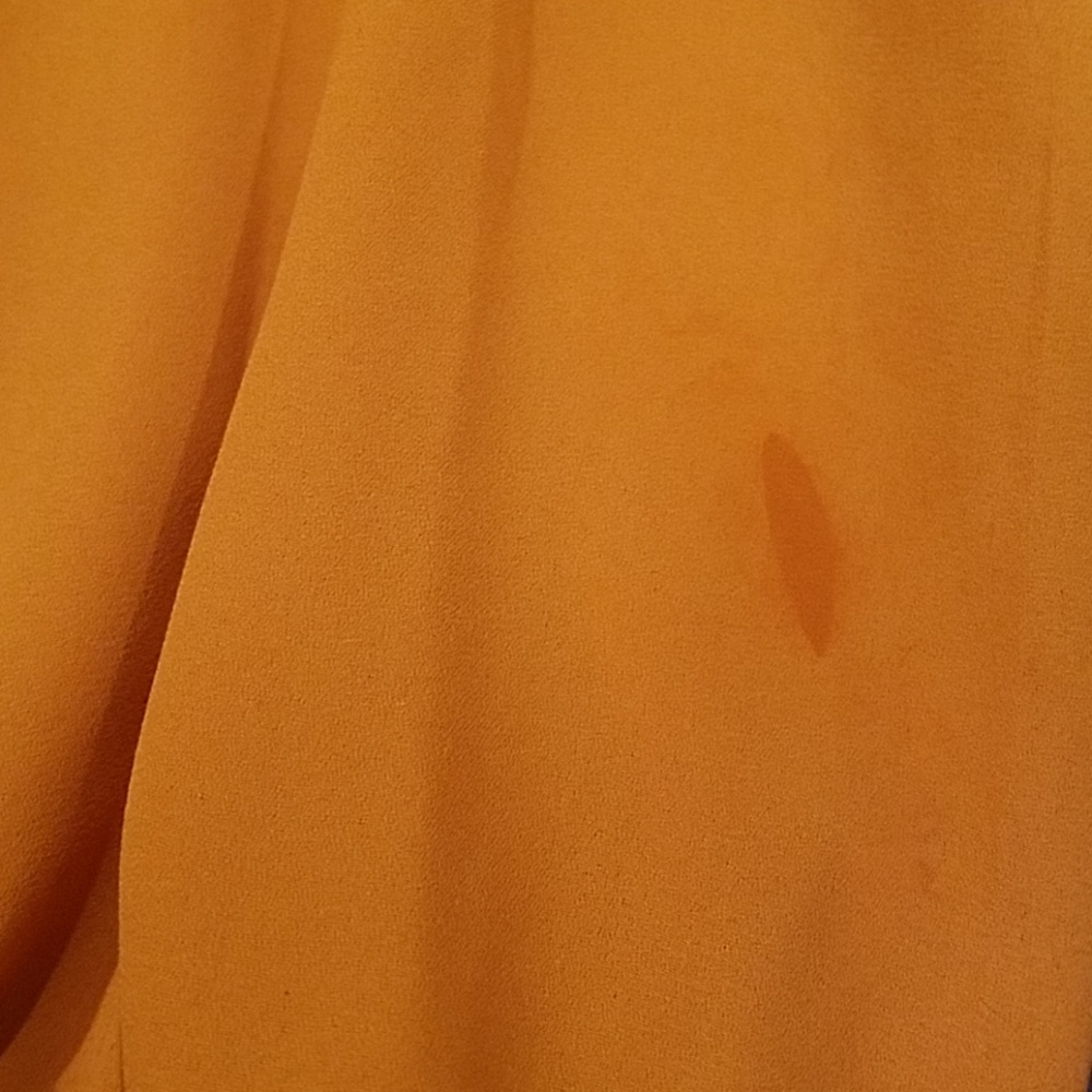 blouse - Picture 2 of 3
